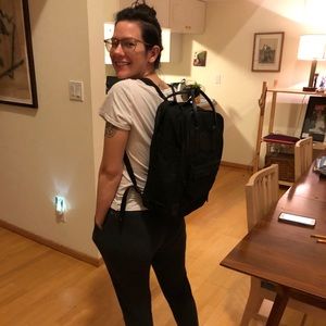 Meet your Posher, Cabrie